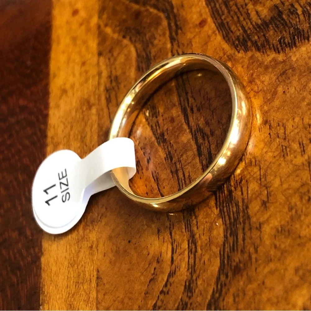 Men’s 18kt solid yellow gold 4mm classic dome wedding band NWT 11